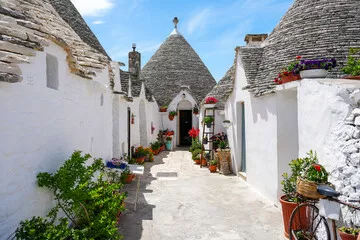 Fototapeta Urokliwe Trulli w Apulii – Magiczny Zakątek Włoch