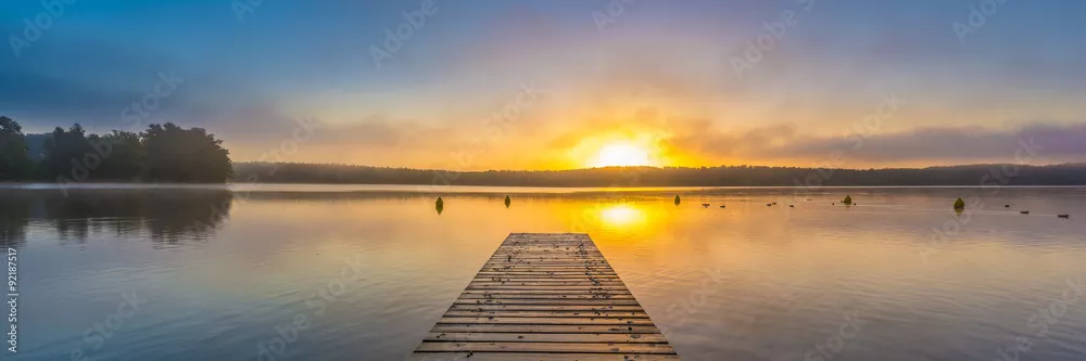 Fototapeta Panorama / wschód słońca nad jeziorem Czarnym, Pojezierze Meklemburskie
