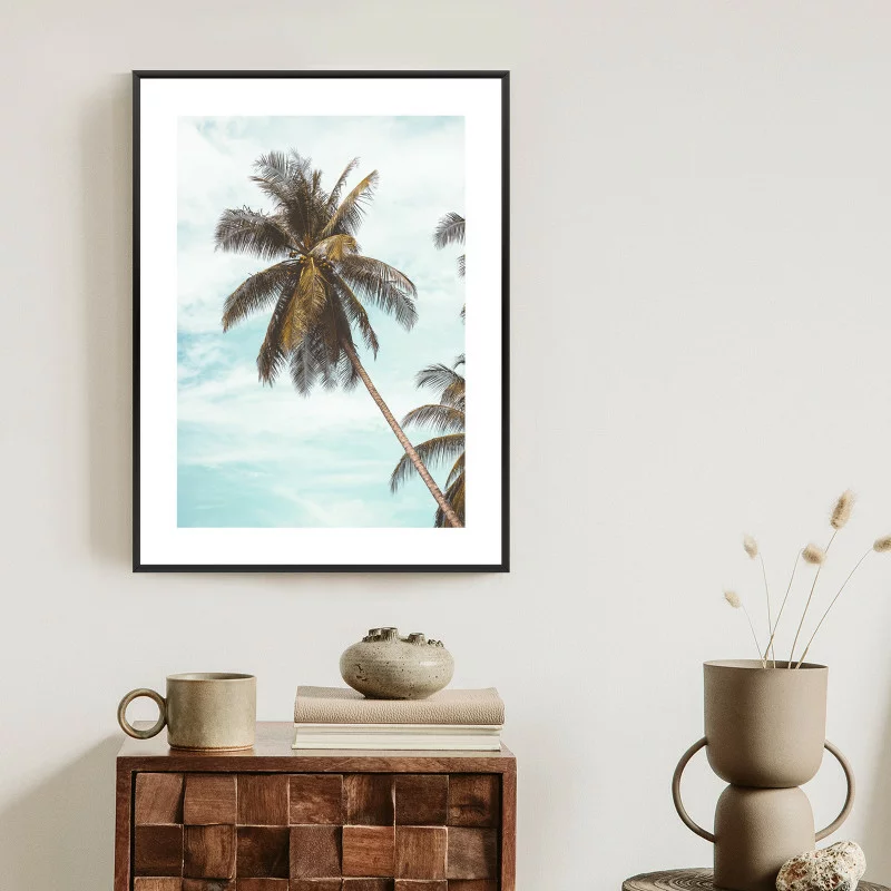Plakat w ramie - tropikalna palma i niebieskie niebo - obrazek 1