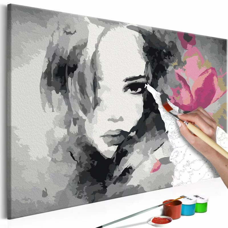 Obraz do samodzielnego malowania - Czarno-biały portret z różowym kwiatem - obrazek 1