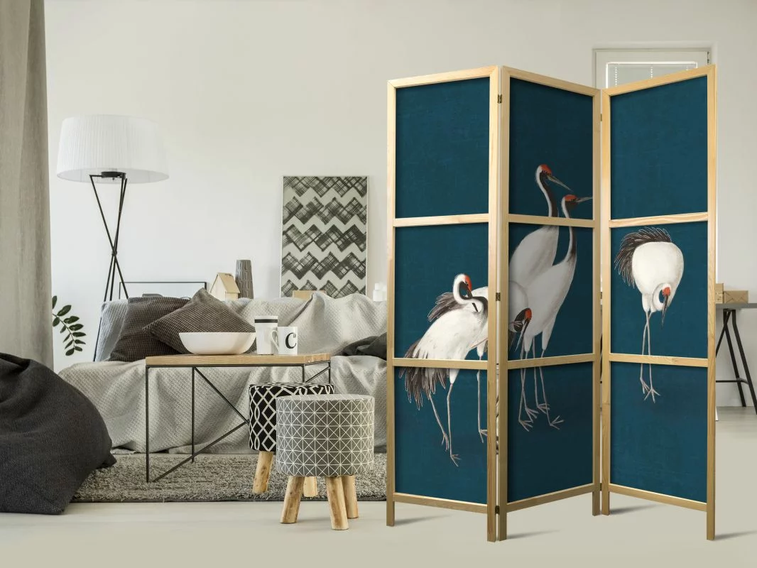 Parawan japoński - Wieczór nad stawem - grupa żurawi narysowana suchą pastelą, na ciemno-turkusowym tle - obrazek 1