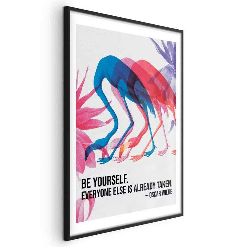 Plakat - Kolorowa repetycja - trzy sylwetki flamingów i inspirującym cytatem - obrazek 1