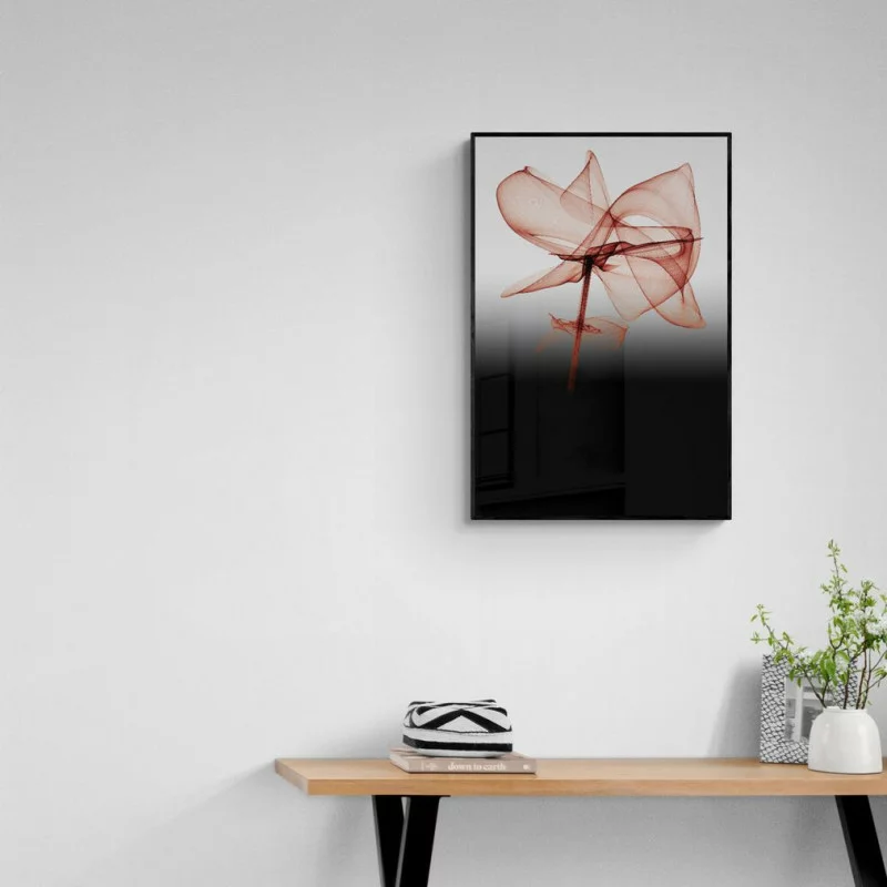 Obraz w czarnej ramie - zadymiony kwiat I - obrazek 1