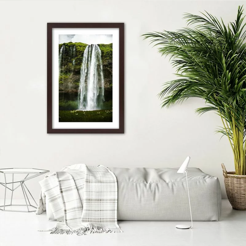 Obraz w ramie, Wodospad w zielonych górach - obrazek 1