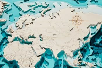Drewniana Mapa Świata w ramie - obrazek 4