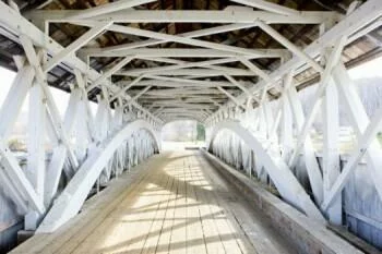 Fototapeta 3D na wymiar - stary most - obrazek 2