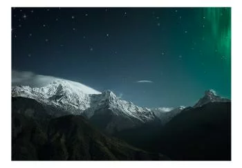 Fototapeta wodoodporna - Zorza polarna - pejzaż ośnieżonych gór zimą w nocy na tle kosmosu - obrazek 2