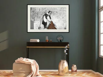 Plakat - Banksy: Sweep it Under the Carpet - obrazek 2