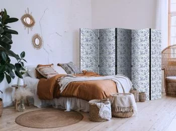 Parawan - Ilustracja w stylu vintage - niebieskie kwiaty na białym tle - obrazek 5