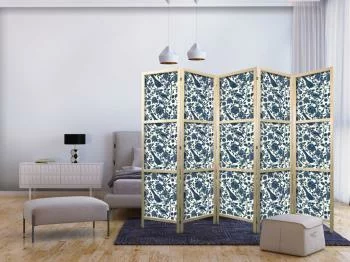 Parawan japoński - Różane pnącza - monochromatyczne niebieskie ptaki odpoczywające wśród róż - obrazek 2