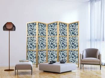 Parawan japoński - Różane pnącza - monochromatyczne niebieskie ptaki odpoczywające wśród róż - obrazek 5