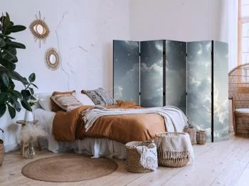 Parawan - Astralny spokój: Gwiazdy rozsypane nad delikatnymi chmurami - obrazek 5
