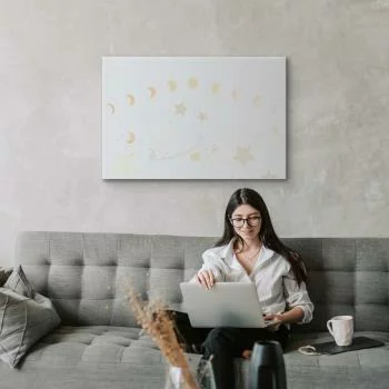 Obraz - Bajeczna galaktyka - Fazy księżyca w odcieniach żółci wśród gwiazdek w barwach beżu i popielu z gwiezdnym pyłem - obrazek 5