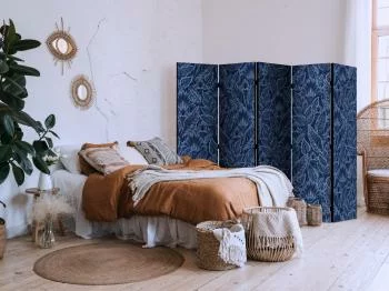 Parawan - Gęsta roślinność - botaniczne wzory w ilustracyjnym stylu; niebieskie - obrazek 5