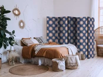 Parawan - Słoneczne Wzory - powtarzający się motyw słońca na granatowym tle / Kosmiczne Słońca - elegancki wzór słońca i gwiazd w stylu vintage - obrazek 5