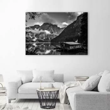 Obraz na płótnie, Domek nad górskim jeziorem - czarno-biały