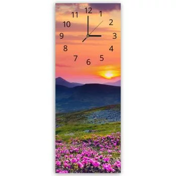 Obraz z zegarem, Górska łąka o zachodzie słońca
