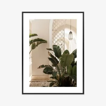 Plakat w ramie - palmy przy wejściu do białego orientalnego domu - obrazek 3