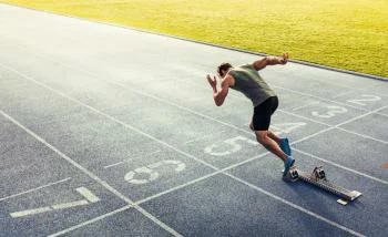 Fototapeta Sprinter Na Torze Biegowym Podczas - obrazek 2