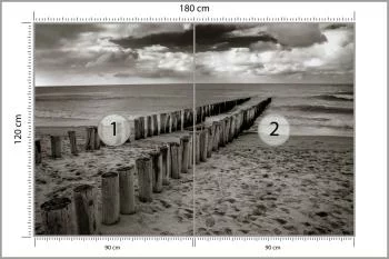 Fototapeta - Drewniane Falochrony na Plaży w Odcieniach Szarości - obrazek 3