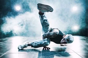 Fototapeta Tancerz Breakdance Podczas Występu - obrazek 2